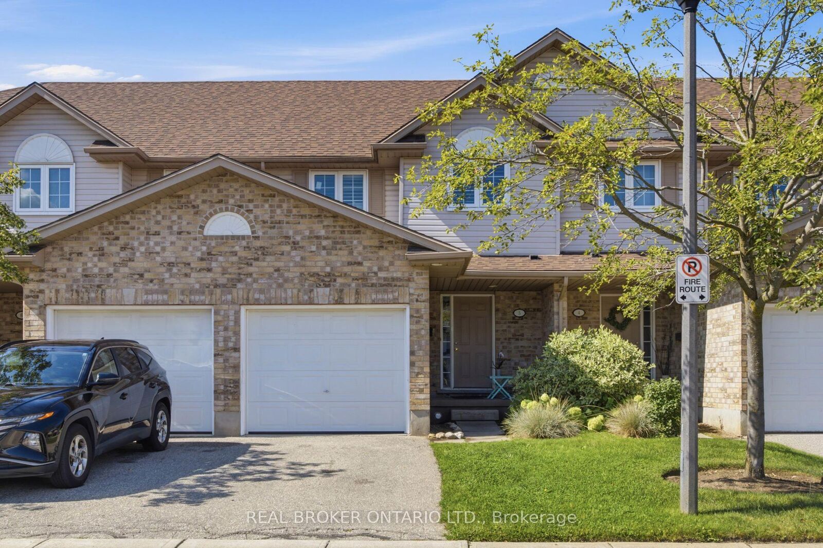 Property Photo:  31 Schroder Crescent 5  ON N1E 7M6 