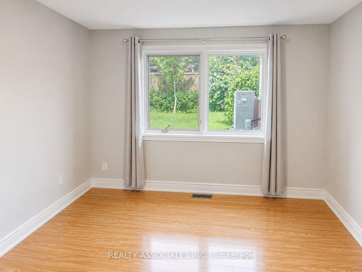 Property Photo:  60 Beacham Crescent Lower  ON M1T 1N1 