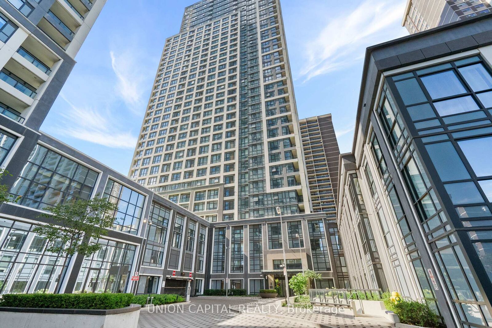 Property Photo:  9 Mabelle Avenue 2326  ON M9A 0E1 