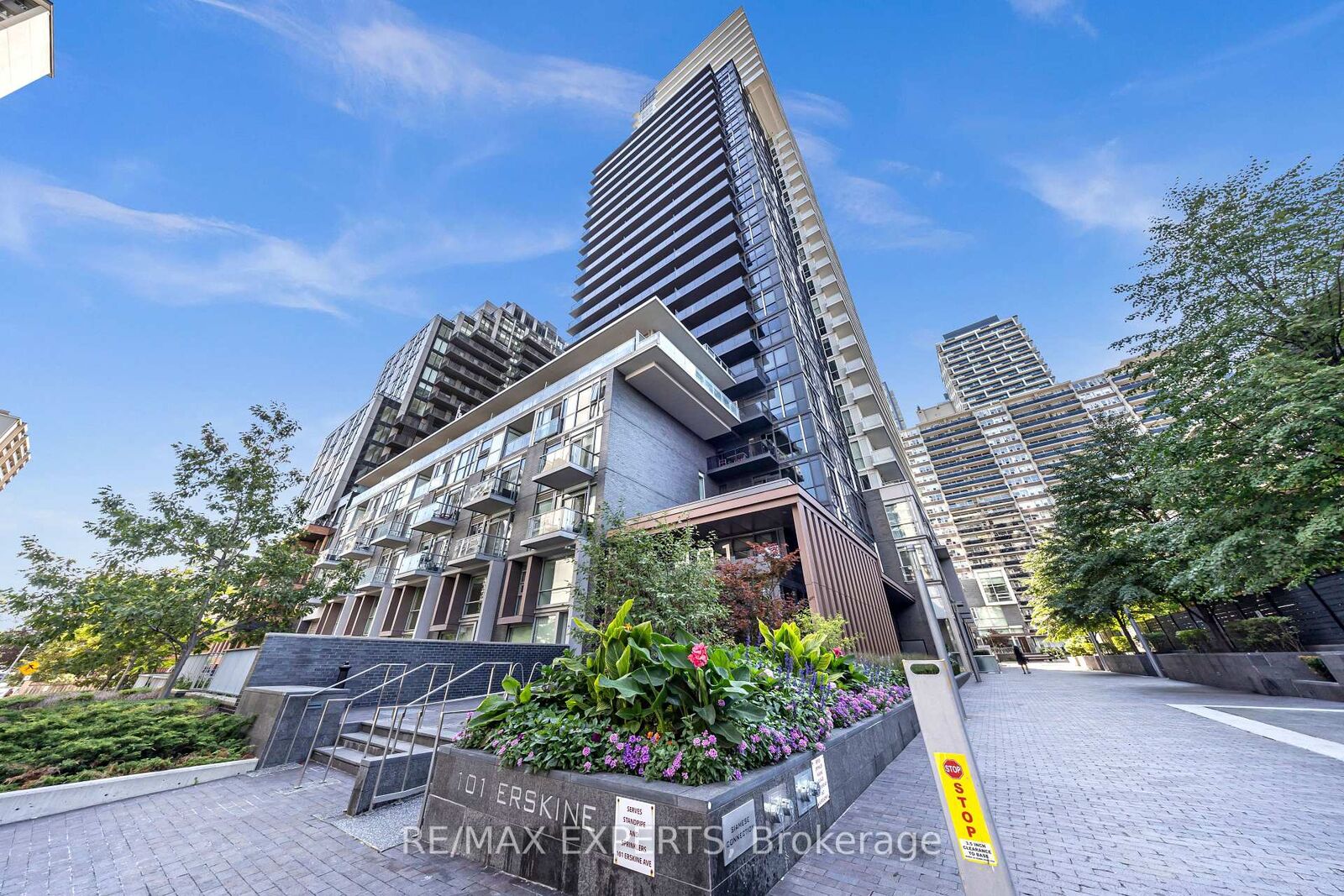 Property Photo: 101 Erskine Avenue 2103 ON M4P 0C5