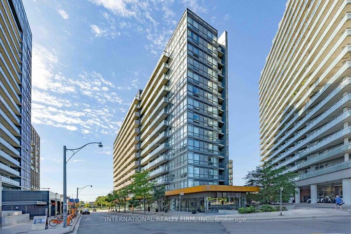 20 Joe Shuster Way 516 — photo 1