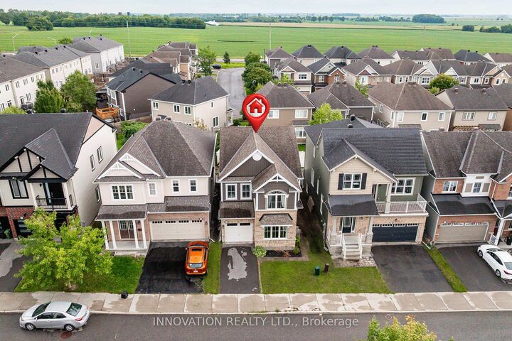 Property Photo:  366 Meadowbreeze Drive  ON K2M 0K3 