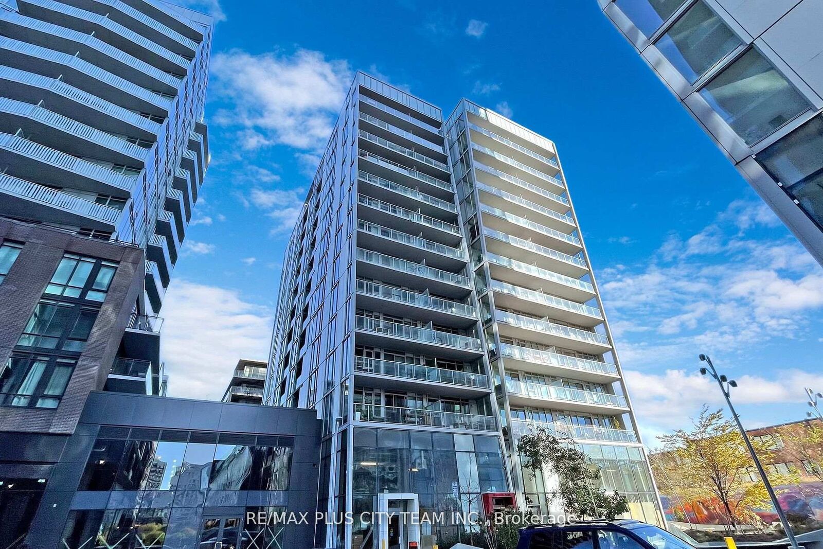 Property Photo:  25 Baseball Place 903  ON M4M 0E7 