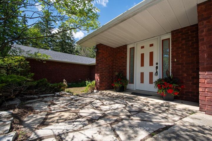 Property Photo:  32 Forest Drive  ON L0A 1A0 