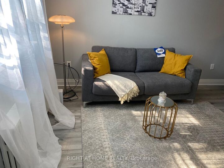 Property Photo:  9 Donald Avenue 1  ON M6M 1J7 
