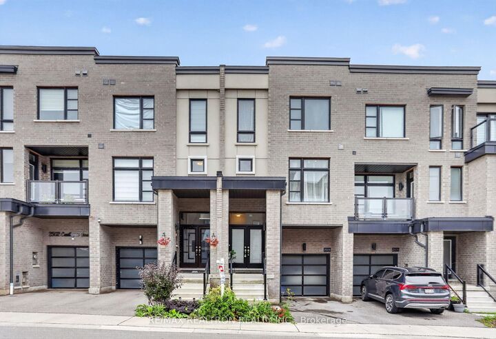Property Photo: 2506 Castlegate Crossing Drive ON L1X 0H8