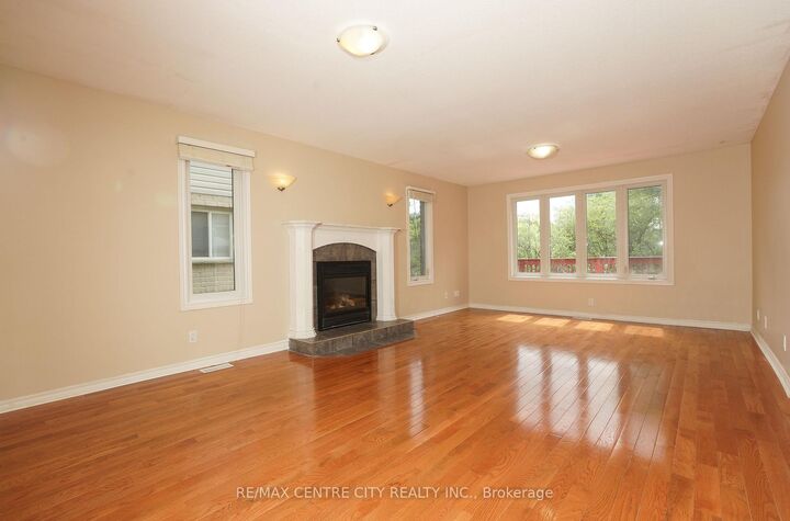 Property Photo:  742 Marigold Street  ON N5X 4J3 