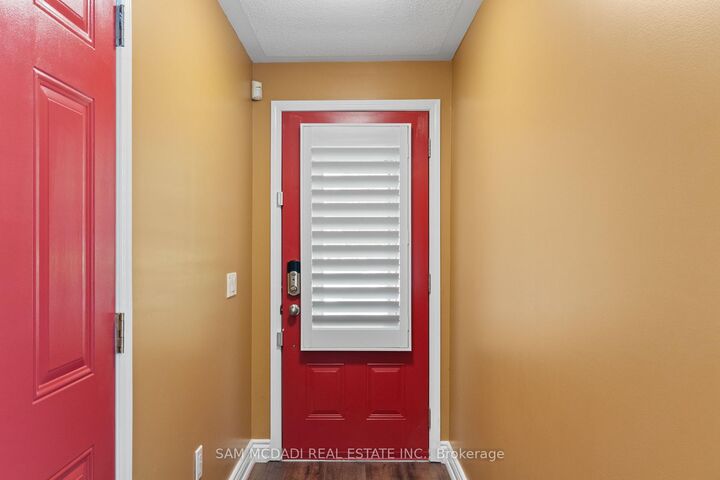 Property Photo:  6625 Falconer Drive 38  ON L5N 0C8 