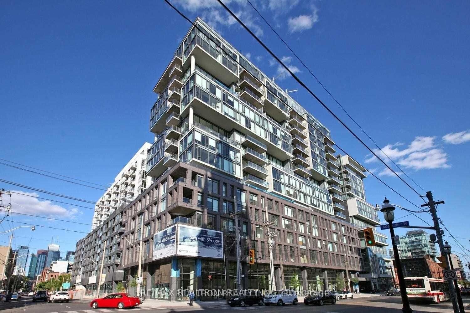 Property Photo:  111 Bathurst Street 1602  ON M5V 0M9 