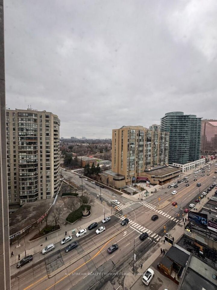 Property Photo:  500 Doris Avenue 1519  ON M2N 0C1 
