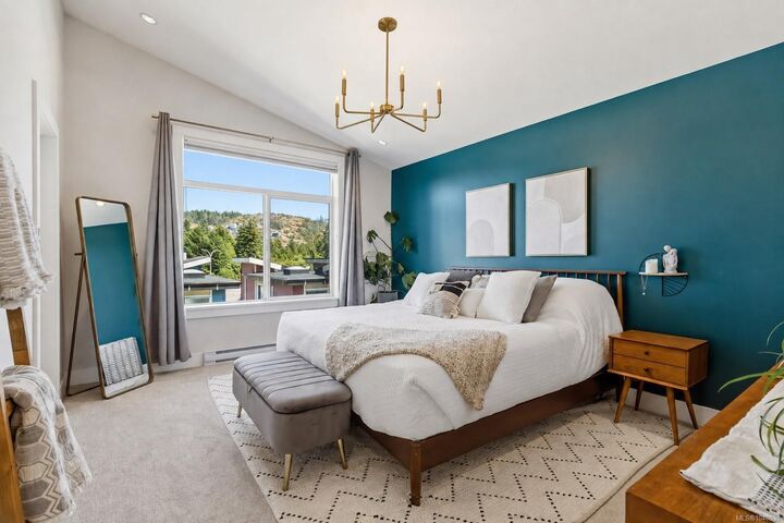 Property Photo: 615 Selwyn Close BC V9B 0Z2
