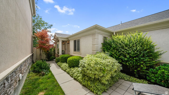 Property Photo: 1155 W Hollow View Way S UT 84084