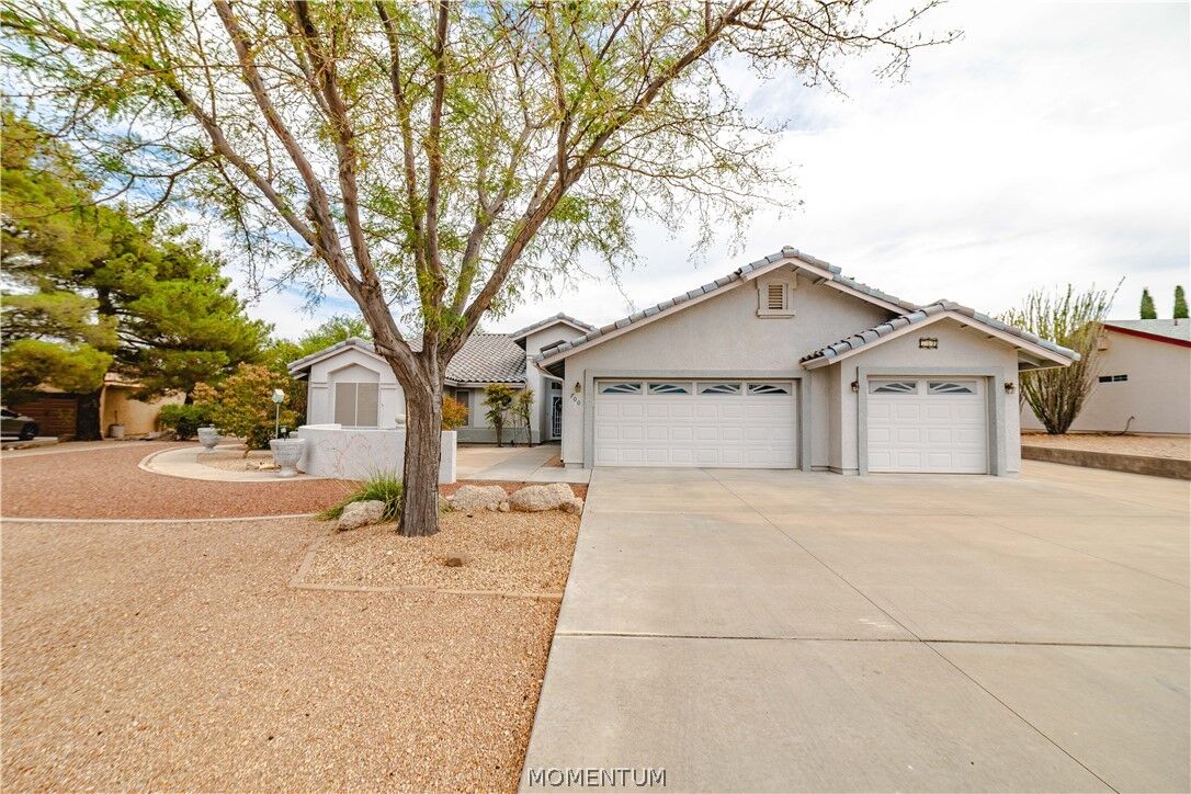Property Photo:  700 Rawhide Drive  AZ 86401 