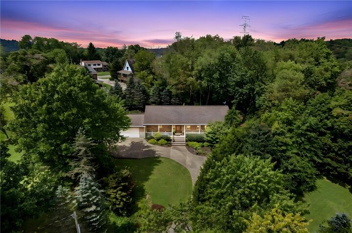 Property Photo: 4 Sunnyside Ave PA 15106