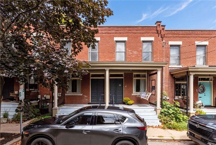 Property Photo:  4 Clarendon Place  PA 15206 