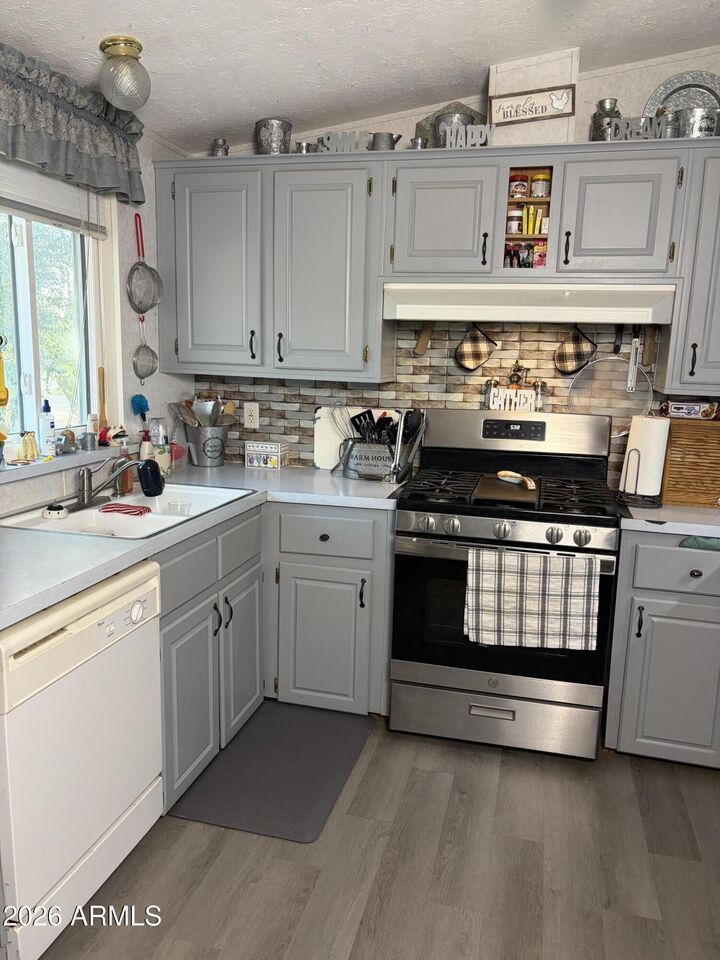 Property Photo:  71118 Date Avenue  AZ 85357 
