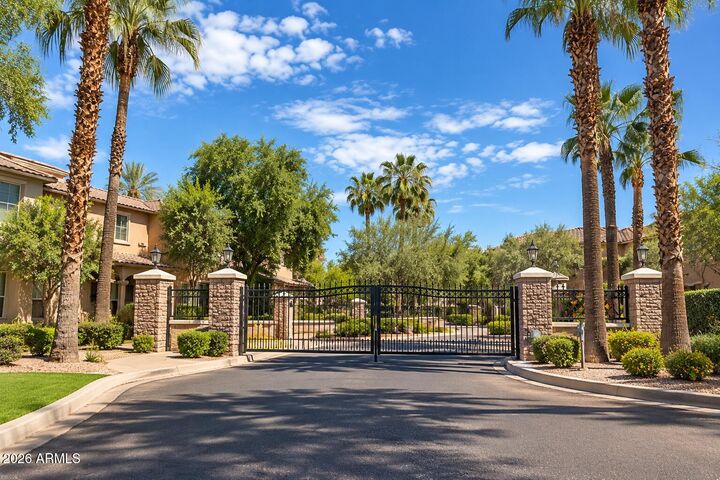 Property Photo: 1970 E Harrison Street AZ 85295