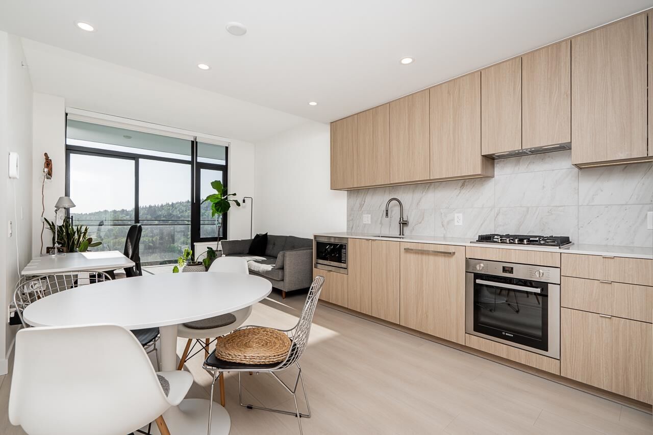 Property Photo:  626 Claremont Street 1603  BC V3J 0T1 