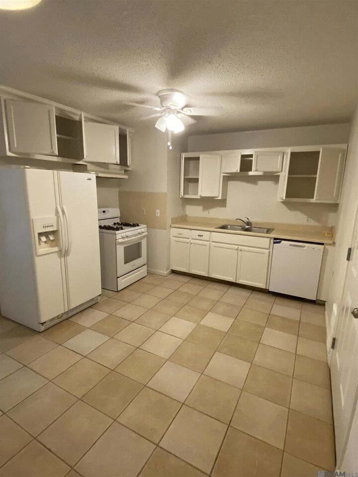 Property Photo:  7426 Meadow Park Ave  LA 70810 