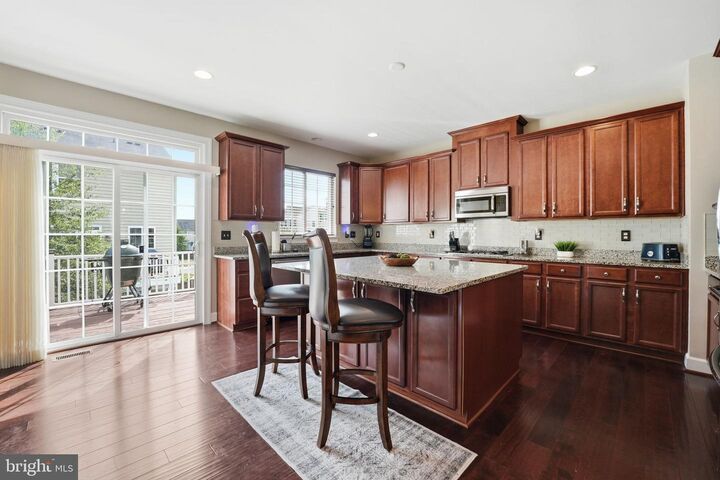 Property Photo: 1711 Granville Court VA 22191