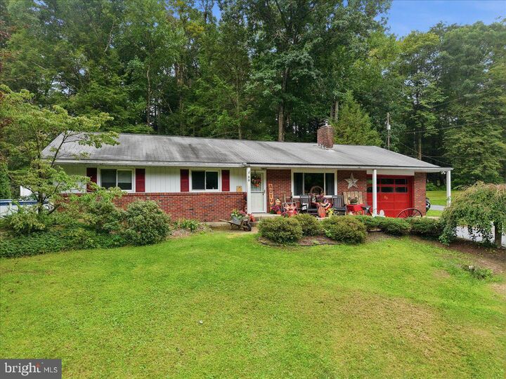 Property Photo:  20 Serfass Lane  PA 18071 