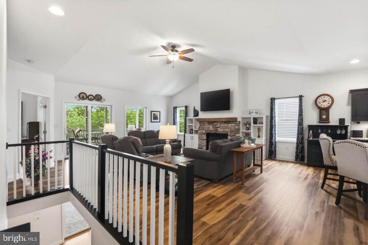 Property Photo:  1084 Alden Way  PA 17042 
