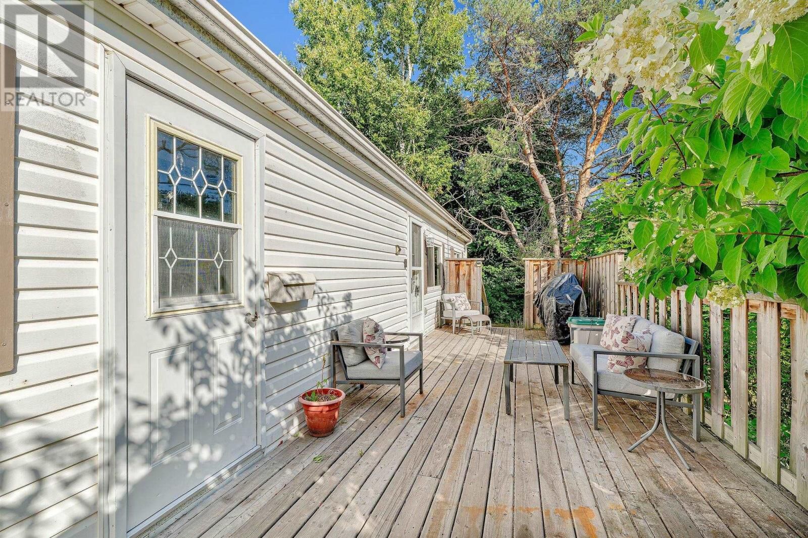 Property Photo: 7 Oakwood Crescent PE C1A 6P9