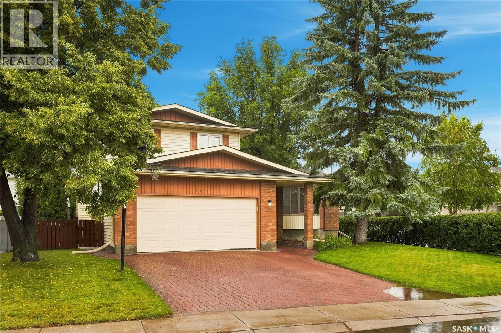 Property Photo: 202 Zeman Court SK S7K 7W5