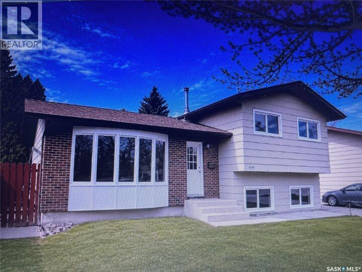 Property Photo: 1510 McKercher Drive SK S7H 5J9
