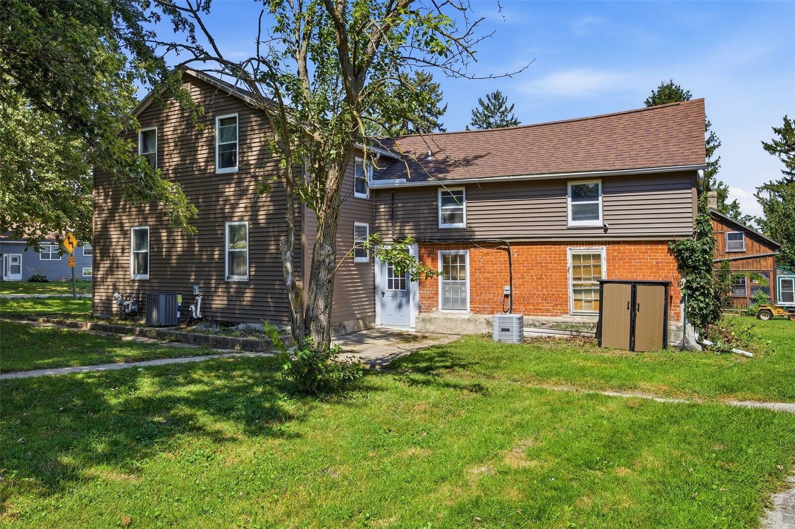 Property Photo:  503 Q Street  IA 52334 