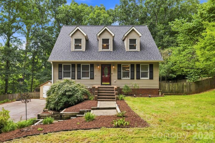 Property Photo: 505 Pole Creasman Road NC 28806