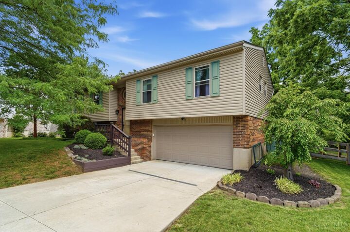 Property Photo:  830 Tam O Shanter Way  OH 45050 