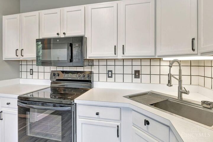Property Photo:  8903 Eastwind Way  OH 45069 