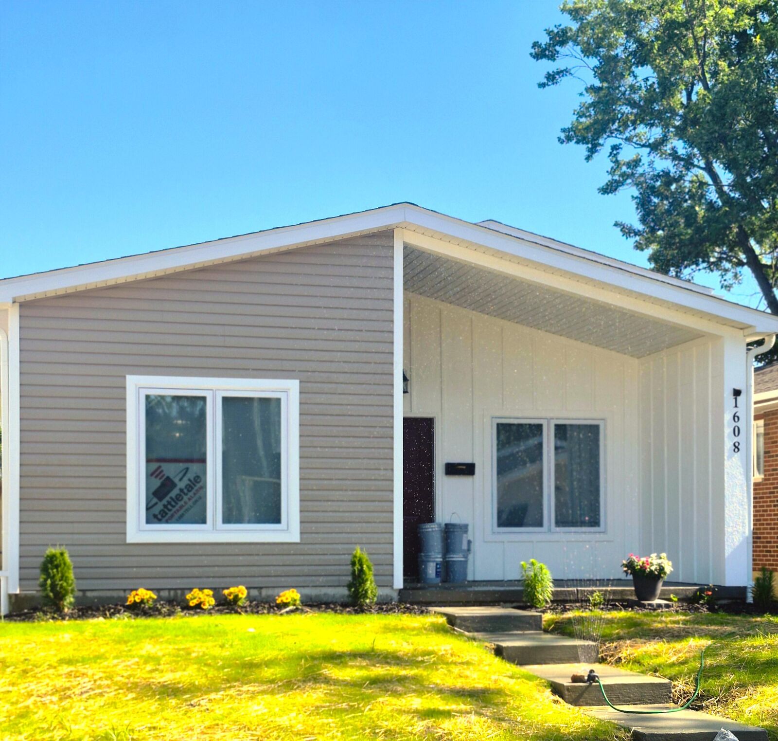 Property Photo: 1608 Kohr Place OH 43211