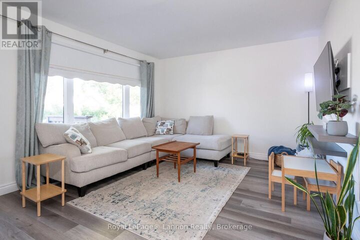 Property Photo:  1340 Stanley Avenue  ON P7E 3G8 