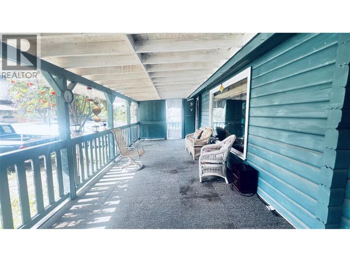 Property Photo:  2513 Irvine Avenue  BC V1K 1H4 