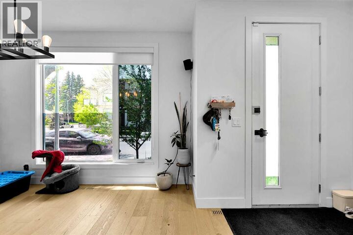 Property Photo:  2106 6 Street Northwest  AB T2M 5C6 