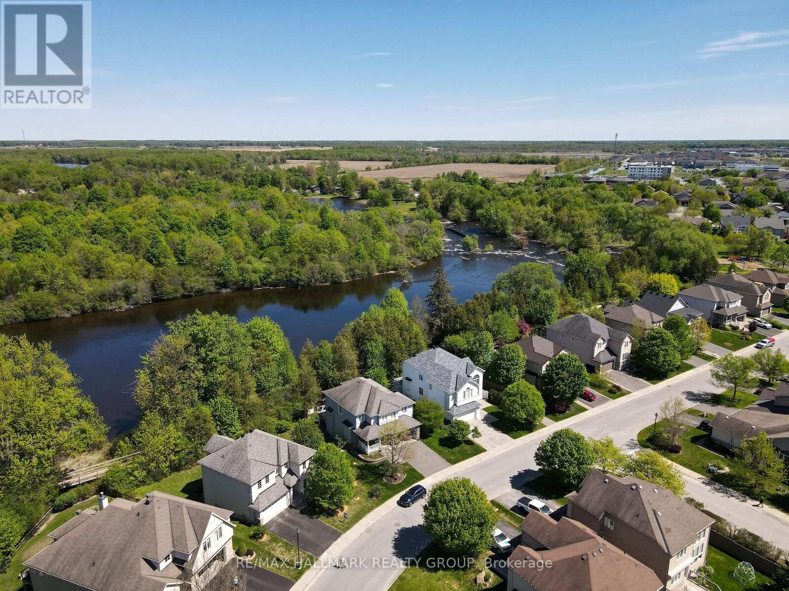 Property Photo:  90 Stonewater Bay  ON K7C 0B1 
