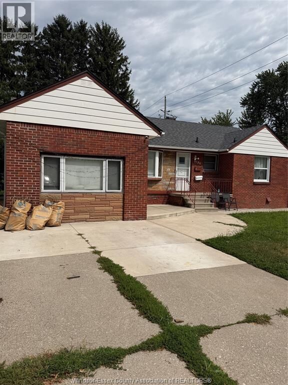 Property Photo:  3190 Academy Drive  ON N9E 2H4 
