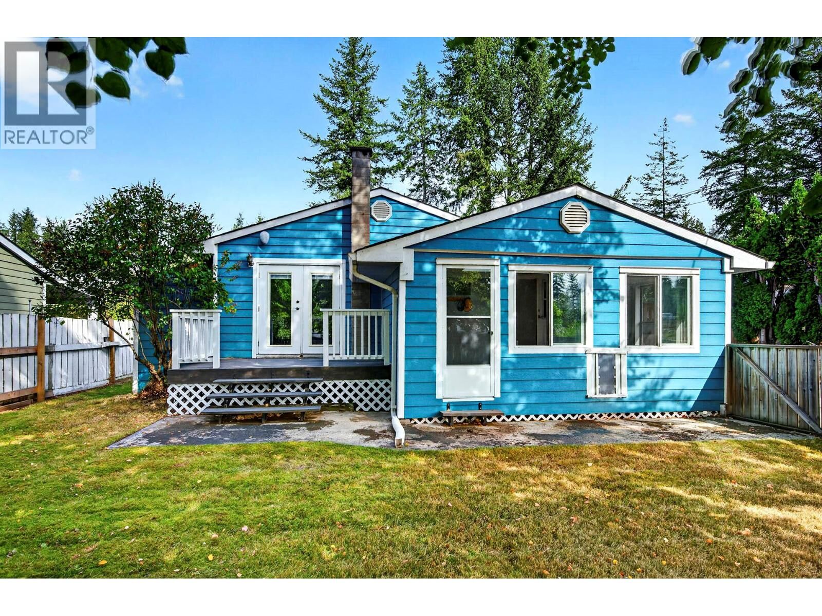Property Photo:  367 Robson Street  BC V0E 1N1 