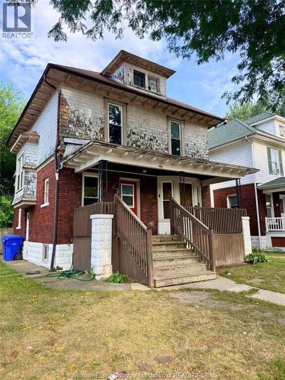 Property Photo:  490 Crawford  ON N9A 5C4 