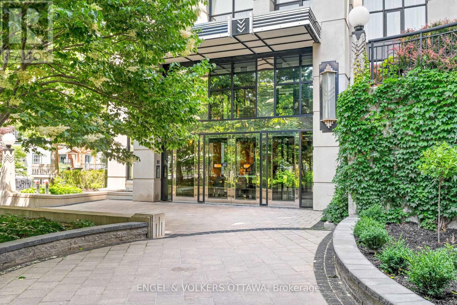 Property Photo:  235 Kent Street 711  ON K2P 1Z9 