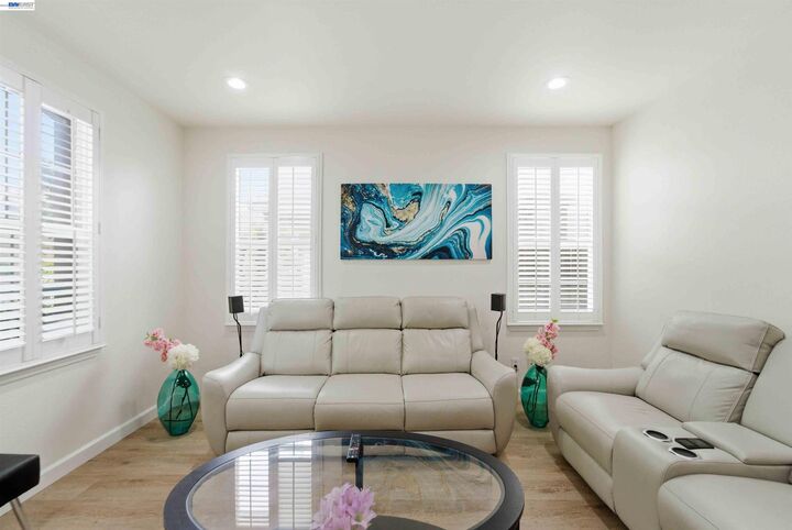 Property Photo: 7129 Cerro Crest Dr CA 95138