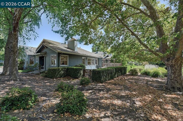 Property Photo:  1923 Lakeshire Dr  CA 94595 
