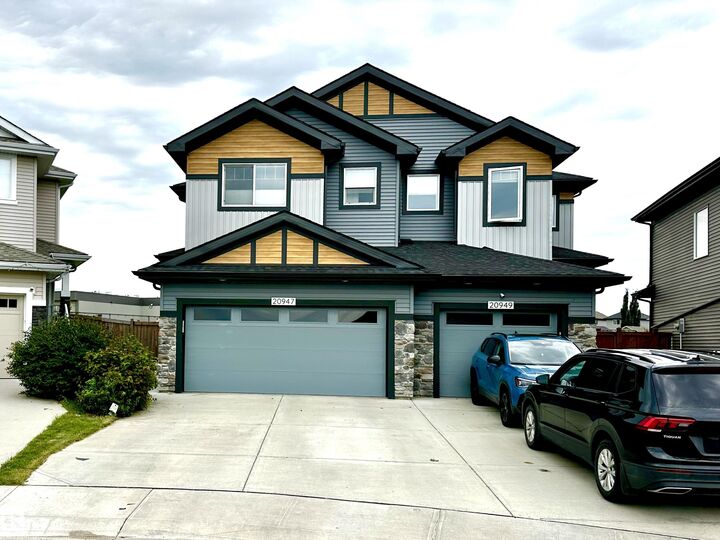Property Photo:  20947 95 Avenue NW  AB T5T 7J6 