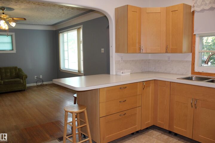 Property Photo:  4406 49A Street  AB T9C 1M7 