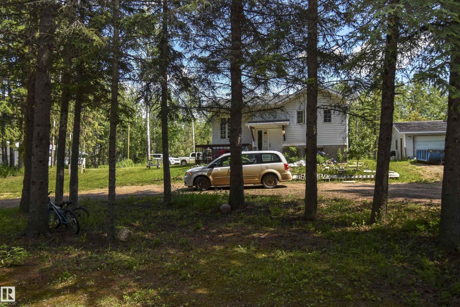 Property Photo:  661021A Hwy 827  AB T9S 2A9 