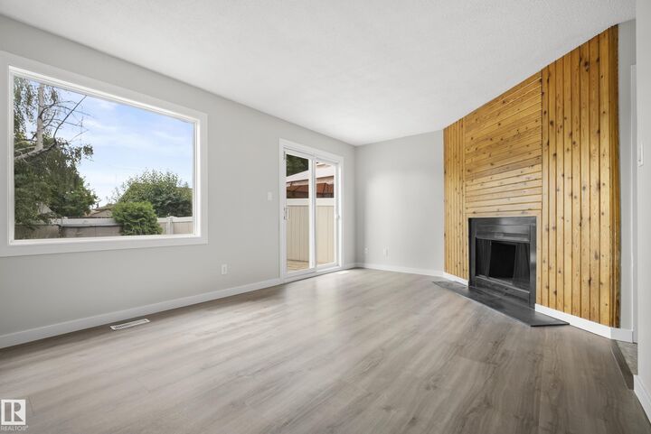 Property Photo:  3173 139 Avenue NW  AB T5Y 1R4 