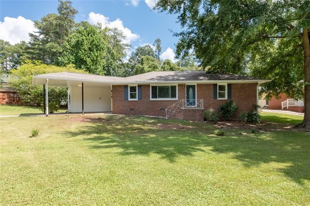 Property Photo: 208 SE Yancy Drive SE GA 30067