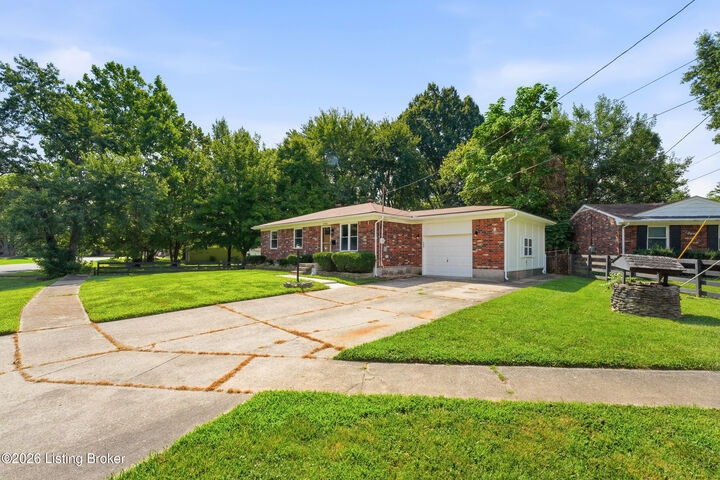 Property Photo:  3700 Templewood Dr  KY 40219 